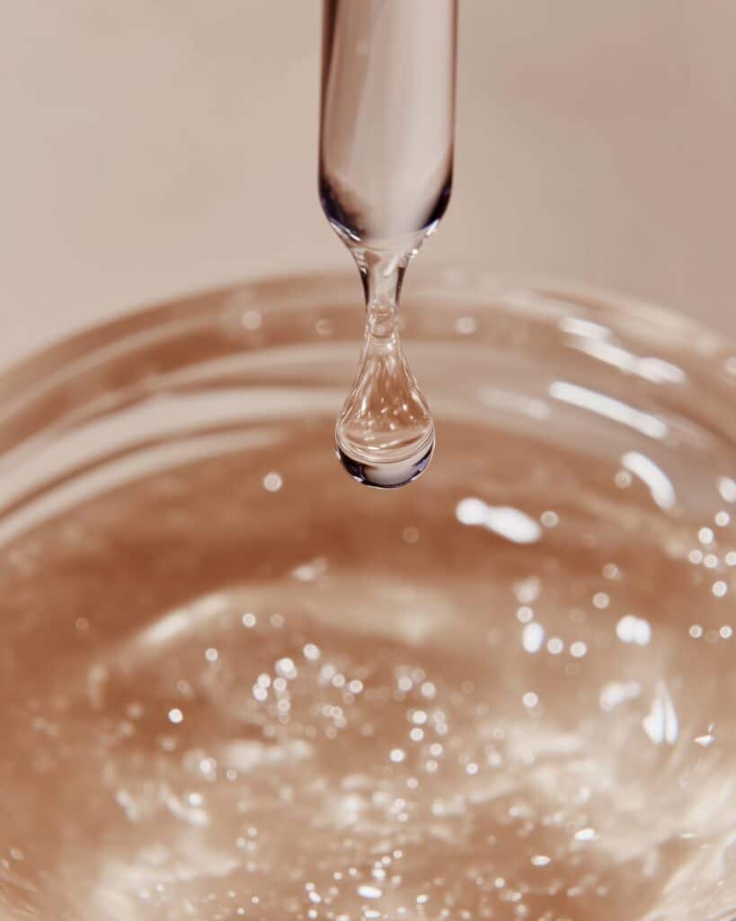 Sérum hydratant à l'acide hyaluronique pour stimuler le collagène et la fermeté de la peau - eliskin